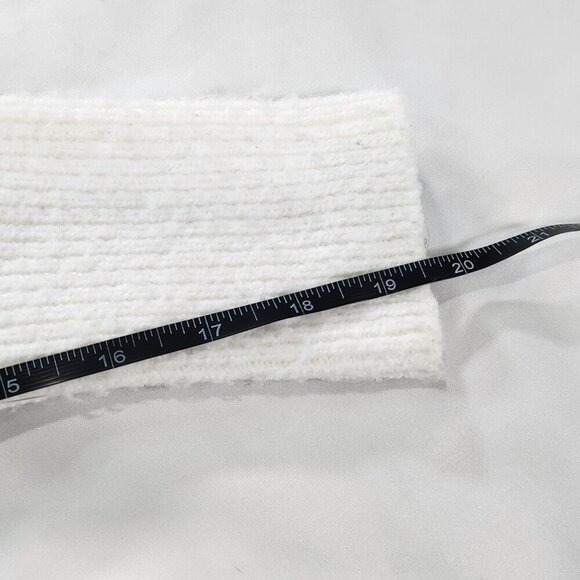 Theo & Spence Womens White Crewneck Pullover Sweater Size Small
Lot F - Picture 7 of 9